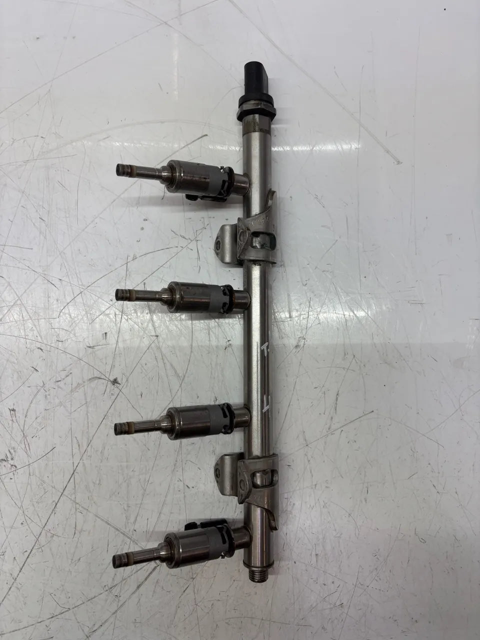 Rampa inyectora Seat Audi Volkswagen Skoda 1.4 TSI CZCA CZC 04E133320D 04E133036A