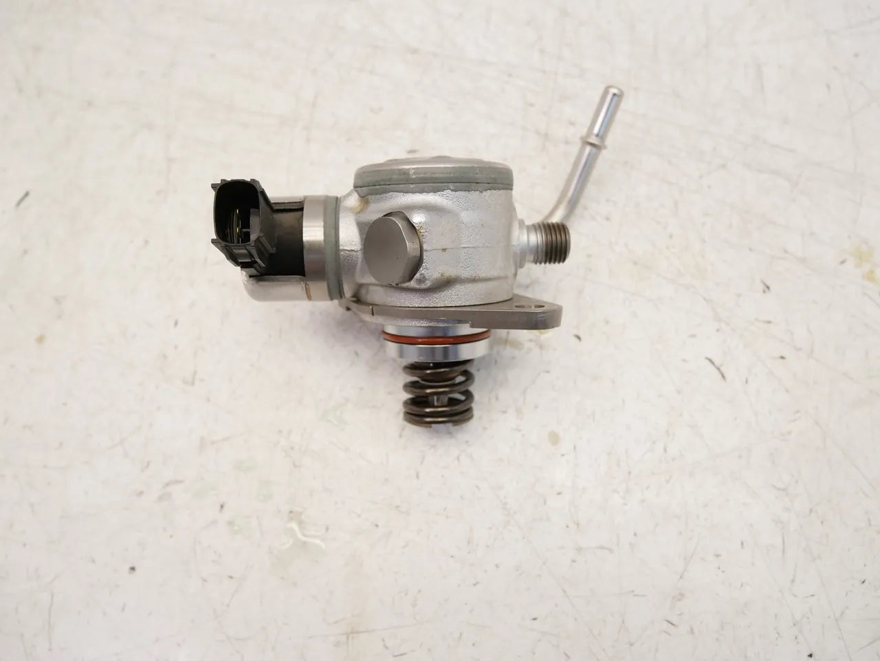 Bomba de combustible Volvo V40 525 526 1.5 T3 gasolina B4154T2 31437903
