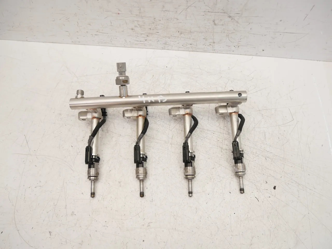 Riel inyector Volvo V40 525 526 1.5 T3 gasolina B4154T2 31478555 31432774