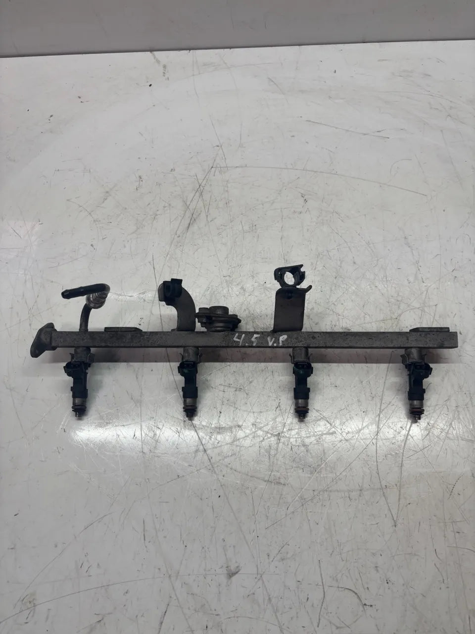 Riel inyector Nissan Titan A60 5.6 V8 VK56DE 17521-7S00A