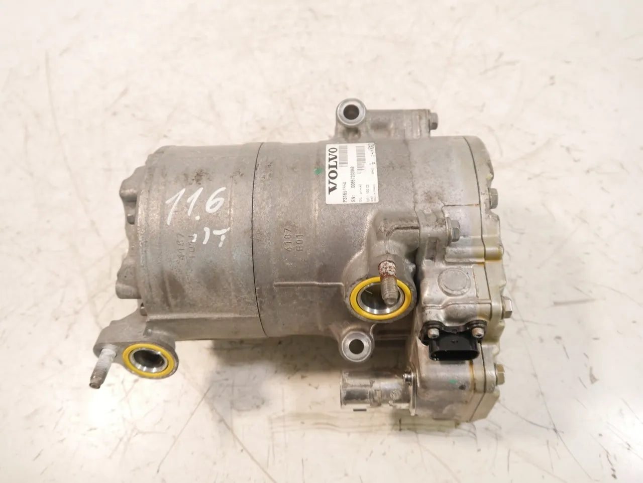 Compresor de aire acondicionado Volvo V90 2.0 T8 Hybrid B4204T35 B42 31694654