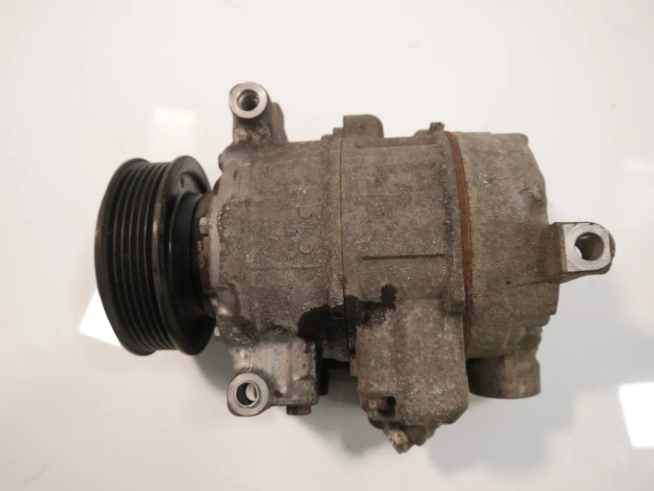 Compresor de aire acondicionado Audi A4 B7 A6 C6 2.0 TDI BRE 4F0260805T