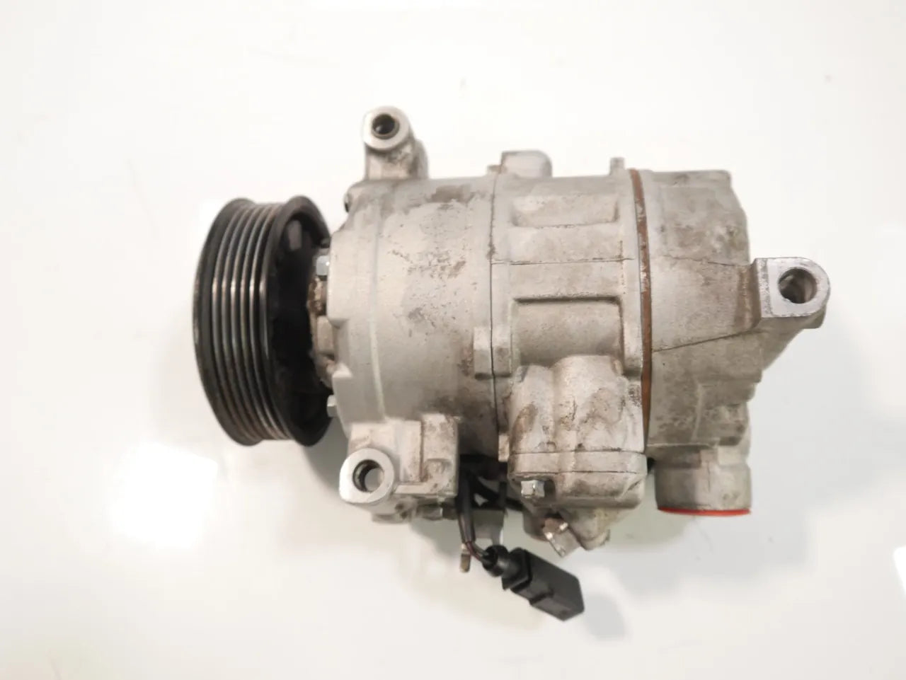Compresor de aire acondicionado Audi A8 D3 3.0 TDI quattro ASB 4E0260805BA
