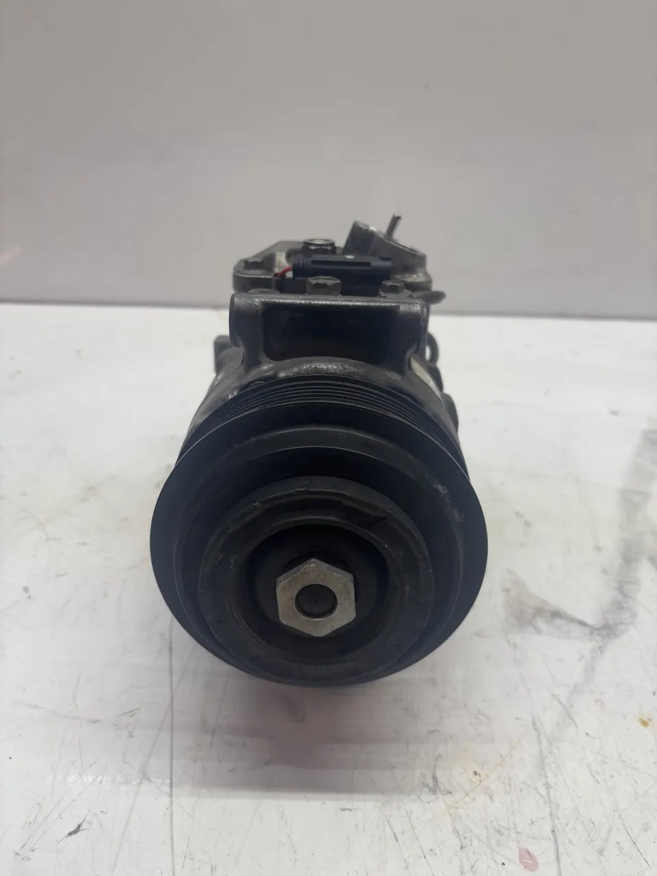 Compresor de aire acondicionado Mercedes-Benz Clase E C207 3.5 gasolina M272.988 M272 A0022303111