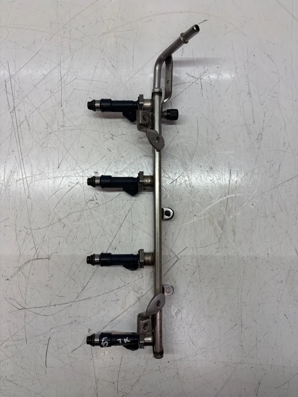 Riel inyector Chevrolet Malibu 2.4 gasolina LE5 12602482