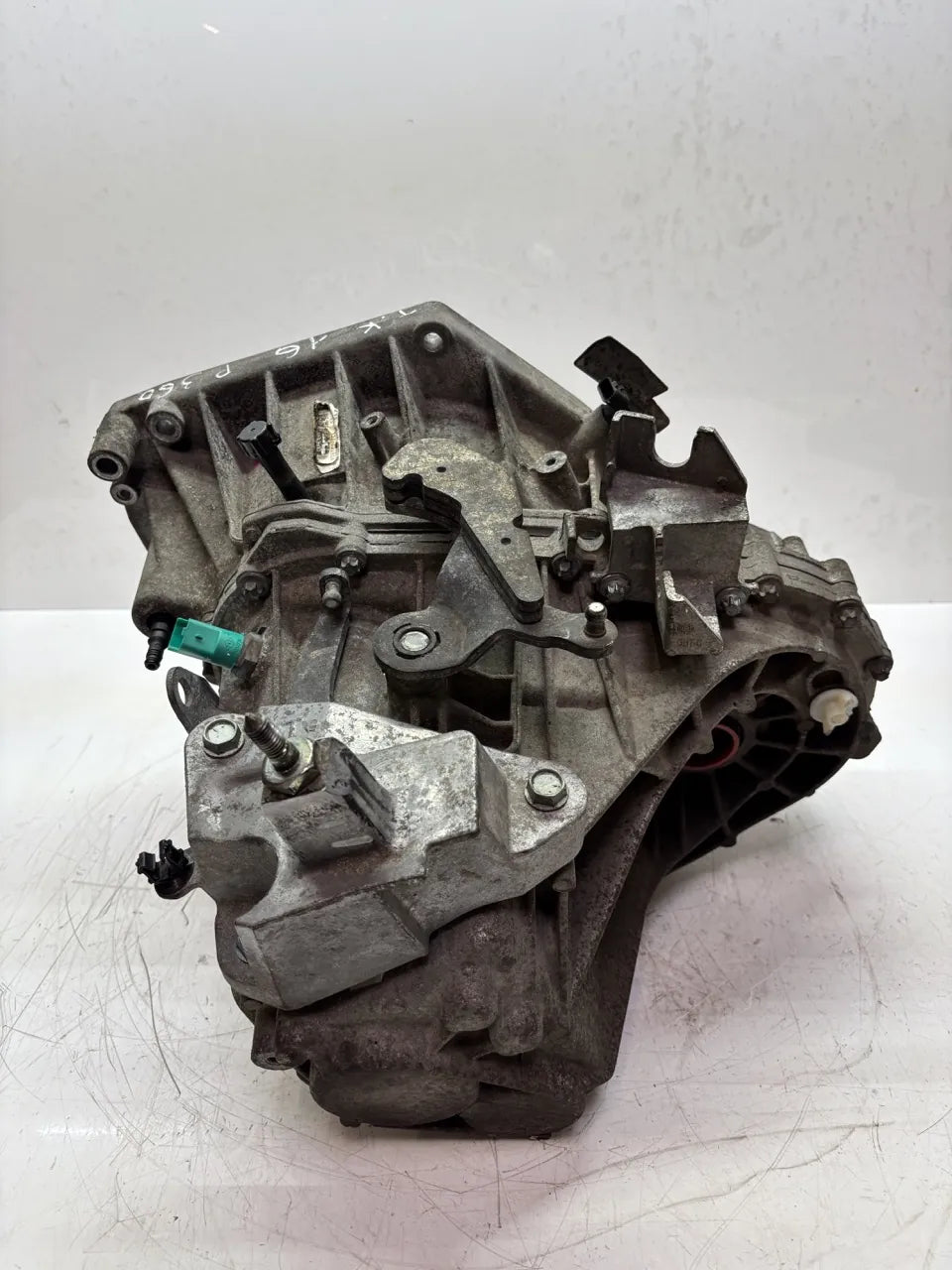 Transmisión Caja de cambios manual Nissan Juke F15 1.2 DIG-T HRA2DDT H5F409 304011420R