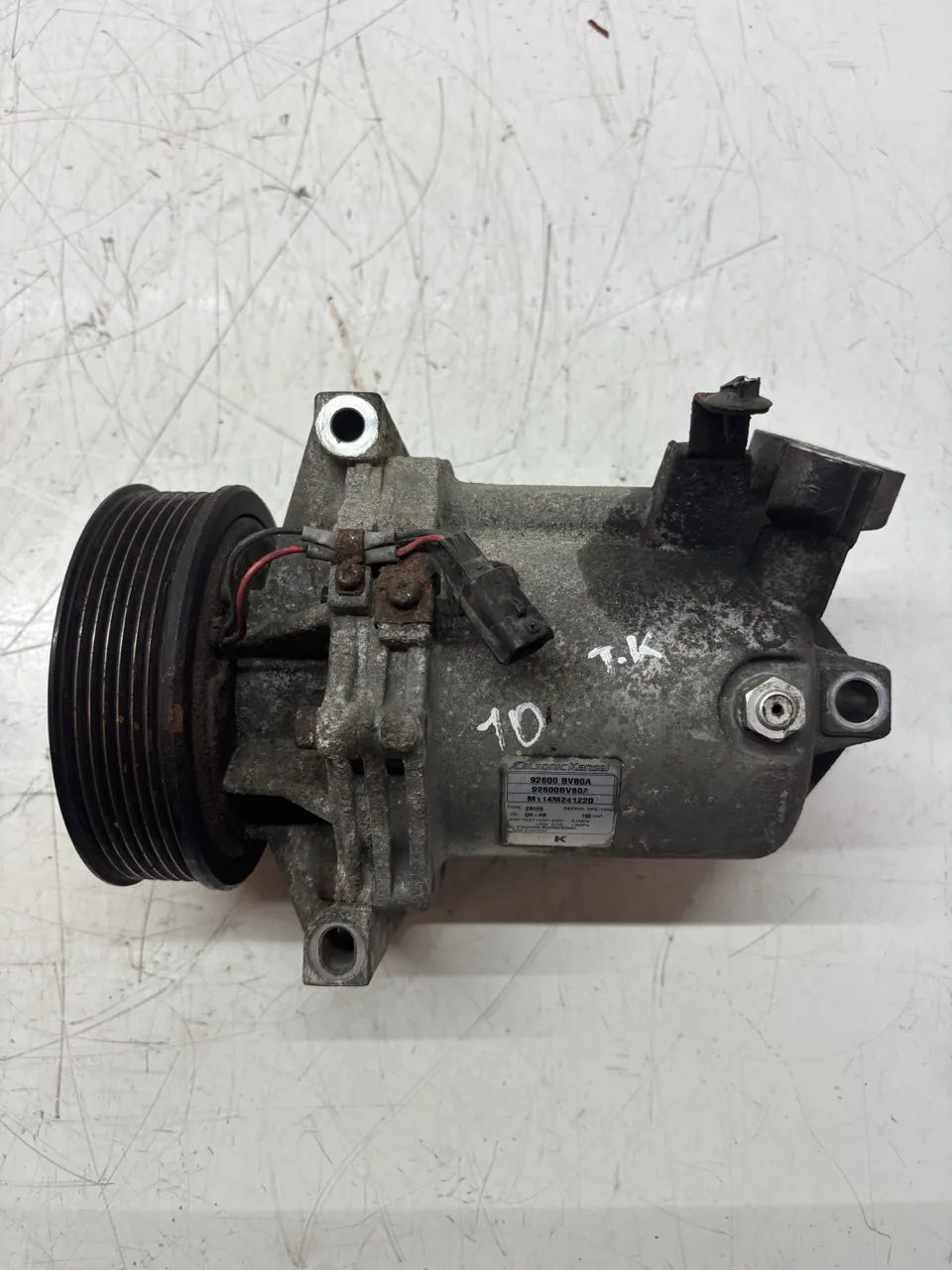 Compresor de aire acondicionado Nissan Juke 1.2 DIG-T HRA2DDT 92600BV80A