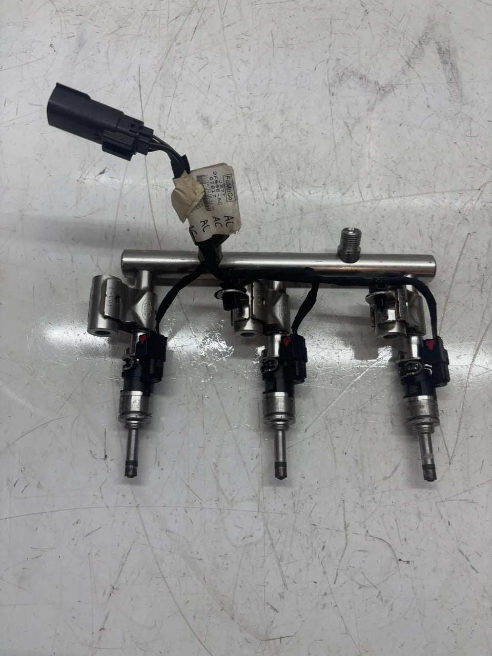 Barra de inyectores Ford Escape III 1.5 EcoBoost Y1DA HX7G-9D280-AB