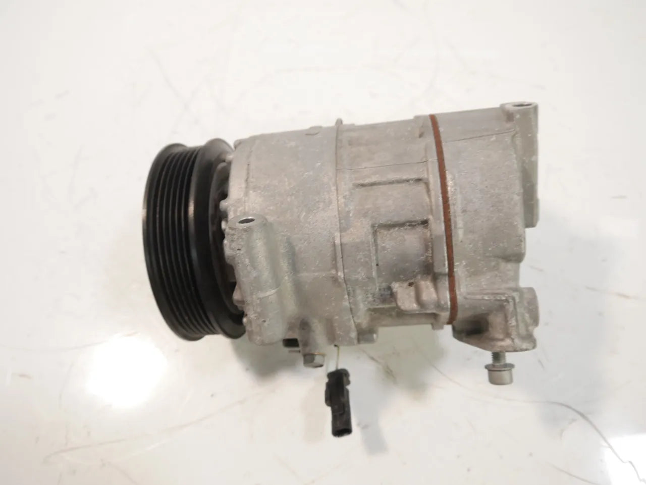 Compresor de aire acondicionado Maserati Ghibli MK3 M157 2.0 MHEV 670053115 50540132