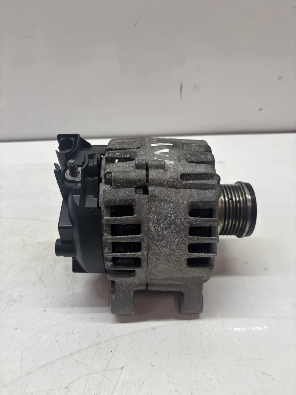 Alternador Ford Mondeo IV 2.0 TDCi UFBA D4204T AG9T-10300-BA