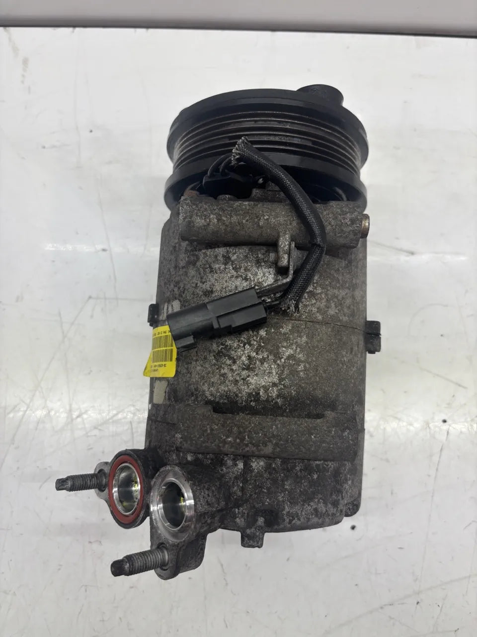 Compresor de aire acondicionado Ford Mondeo IV 2.0 TDCi UFBA D4204T AV6N-19D629-BC