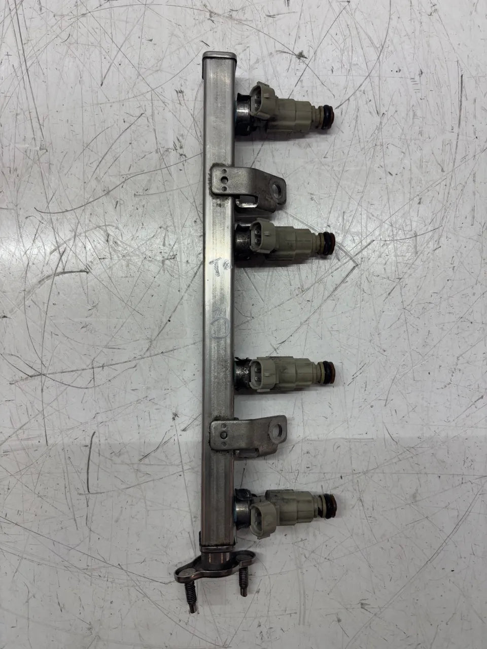 Carril del inyector Hyundai i10 I 1.2 gasolina G4LA 35310-04000