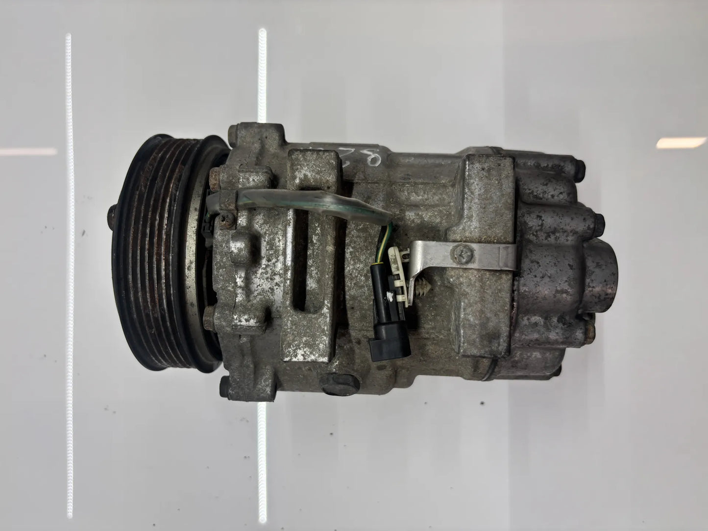 Compresor de aire acondicionado Volvo V50 2.0 D D4204T 3M5H-19D629-HE