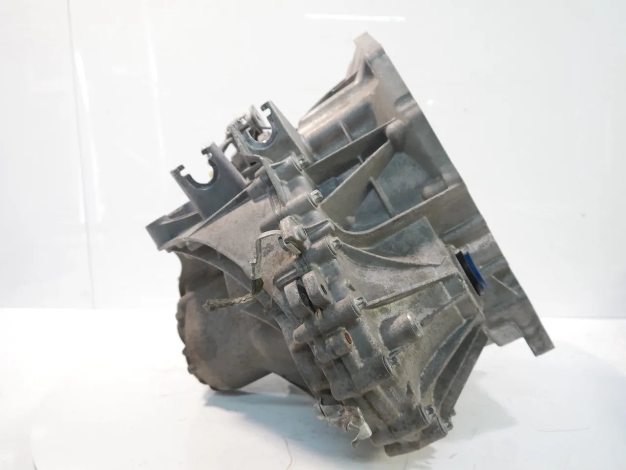 Caja de cambios manual BMW Serie 1 1.5 118i B38A15A B38 GS6-58BG 6 velocidades 23008689381
