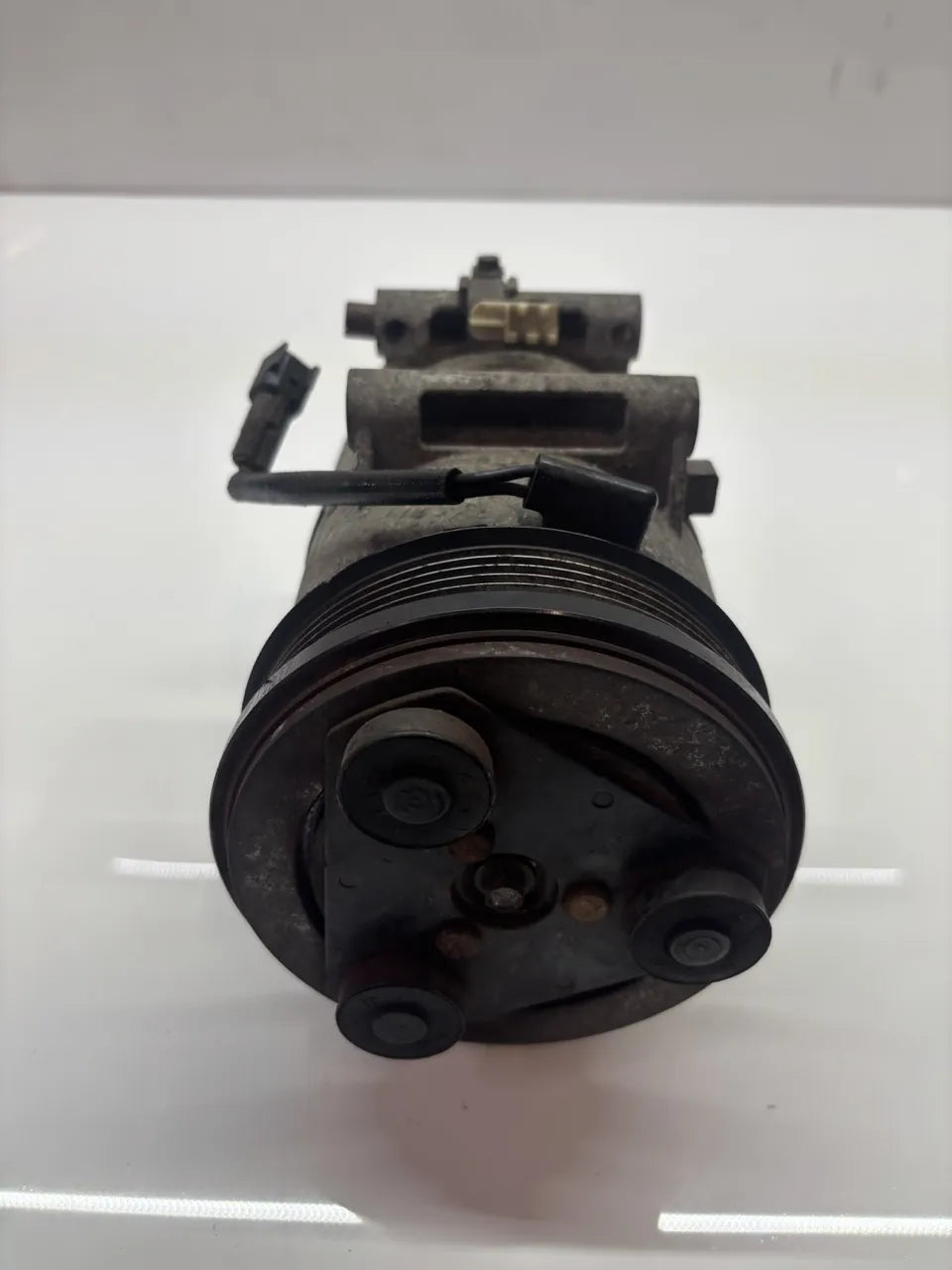 Compresor de aire acondicionado Ford Kuga I 2.0 TDCi UKDA D4204T 3M5H-19D629-DK