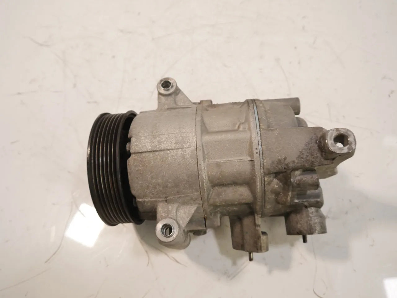 Compresor de aire acondicionado Audi Skoda Volkswagen A3 Superb Golf 2.0 TDI CRLB CRL 5Q0816803B