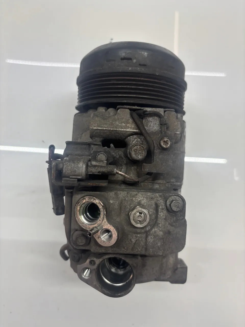 Compresor de aire acondicionado Mercedes-Benz Clase E 2.2 CDI OM651.924 651.924 A0008302600