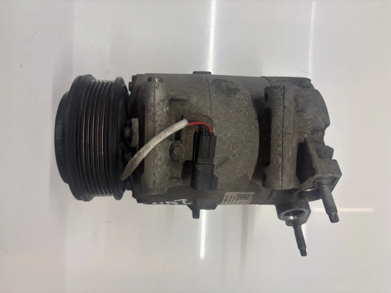 Compresor de aire acondicionado Ford Mondeo V 2.0 TDCi T7CF DG9H-19D629-FG