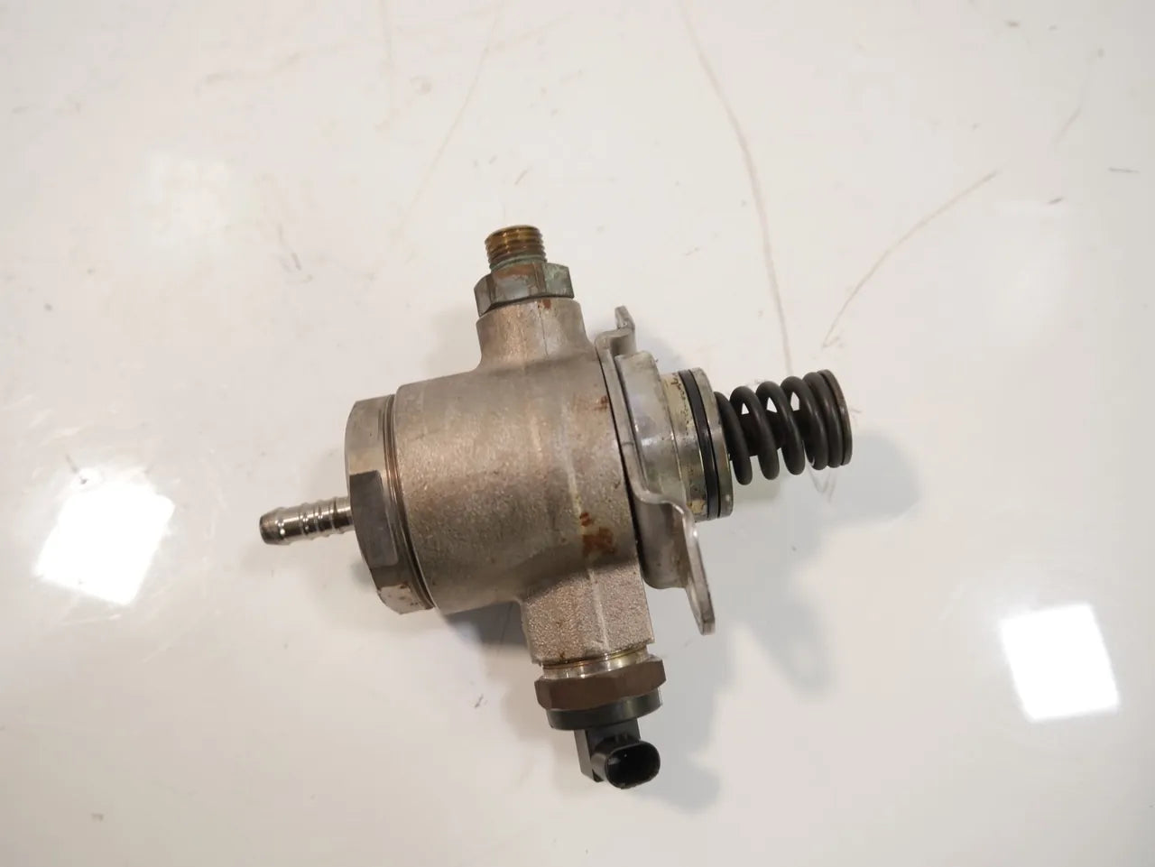 Bomba de combustible Audi A4 A5 A6 Q5 2.0 TFSI quattro CAE CAED CAEB 06J127025E