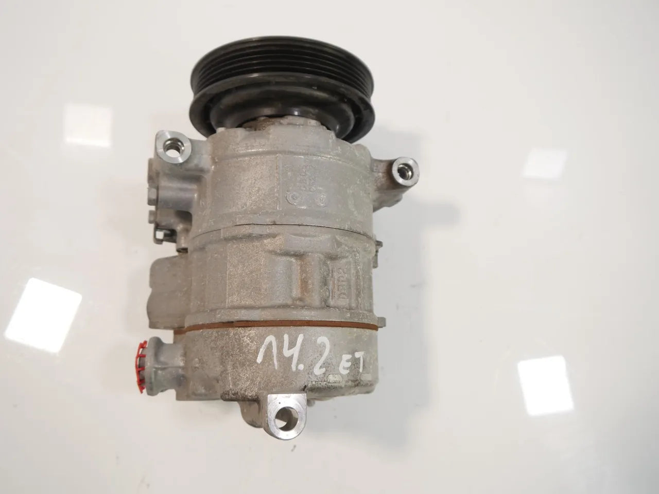 Compresor de aire acondicionado Mercedes-Benz Clase A 1.6 M270.910 270.910 A0038304360