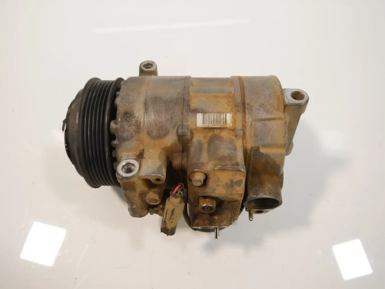 Compresor de aire acondicionado Mercedes-Benz Clase C 6.2 V8 AMG M156.985 156.985 A0022303111
