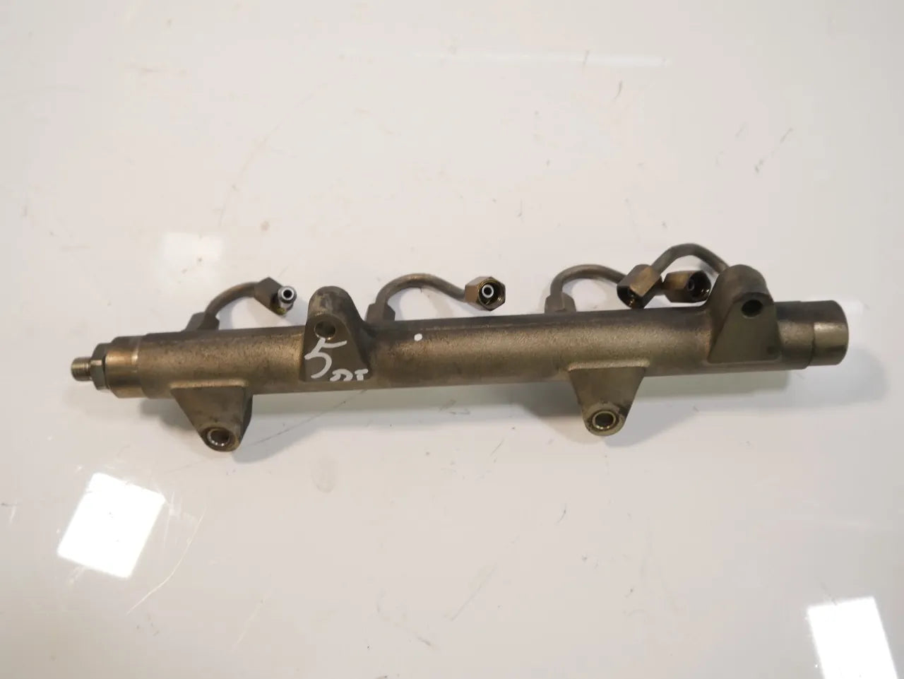 Tubo de raíl Audi A8 D3 4.0 TDI quattro ASE 057130089C