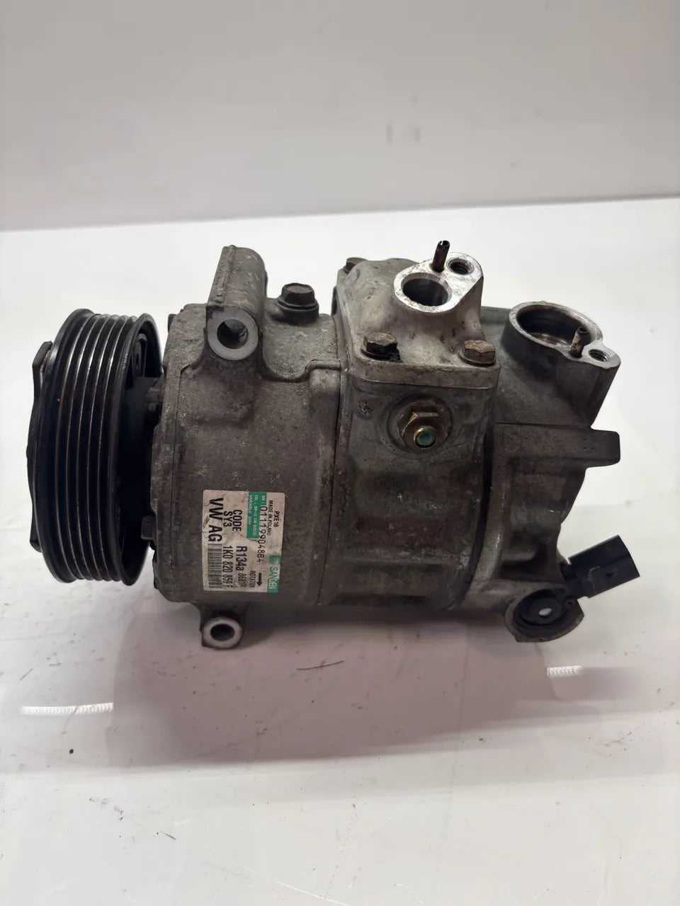 Compresor de aire acondicionado Audi Seat Skoda Volkswagen A3 Altea Touran 2.0 TDI BKD 1K082859F