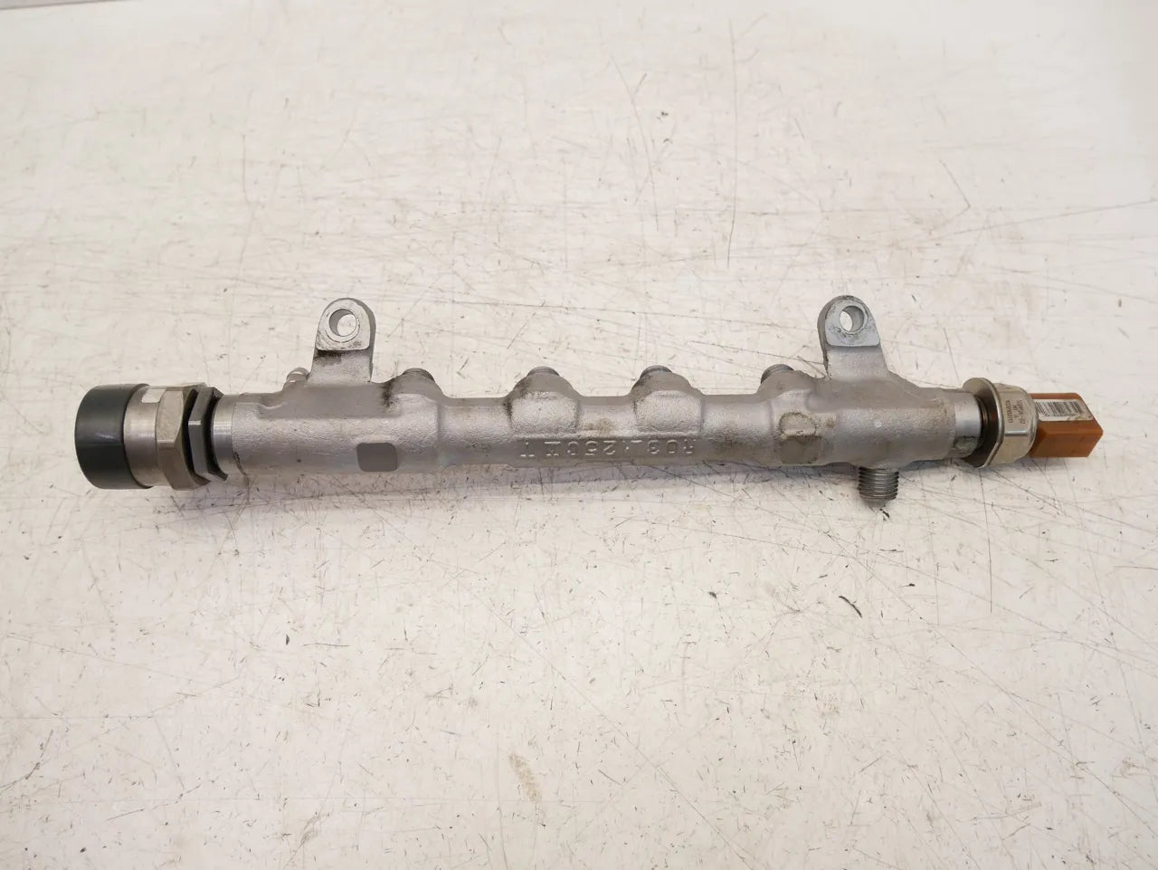 Tubo de ferrocarril Volkswagen Audi Seat A3 Alhambra Golf 2.0 TDI CFFA CFF 03L130089J