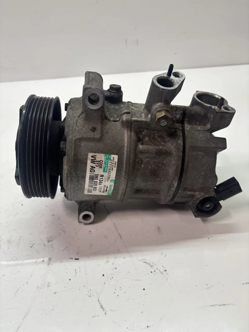 Compresor de aire acondicionado Audi Skoda Volkswagen A3 Superb Golf VI 2.0 TDI CBBB CBB 5N0820803