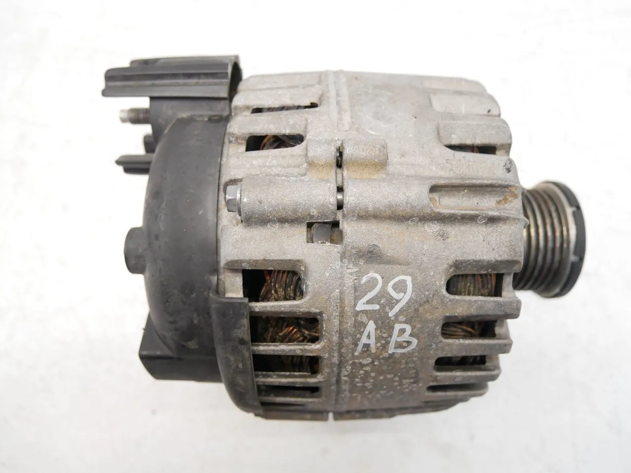Alternador Renault Trafic III 2.0 dCi M9R717 231008648R