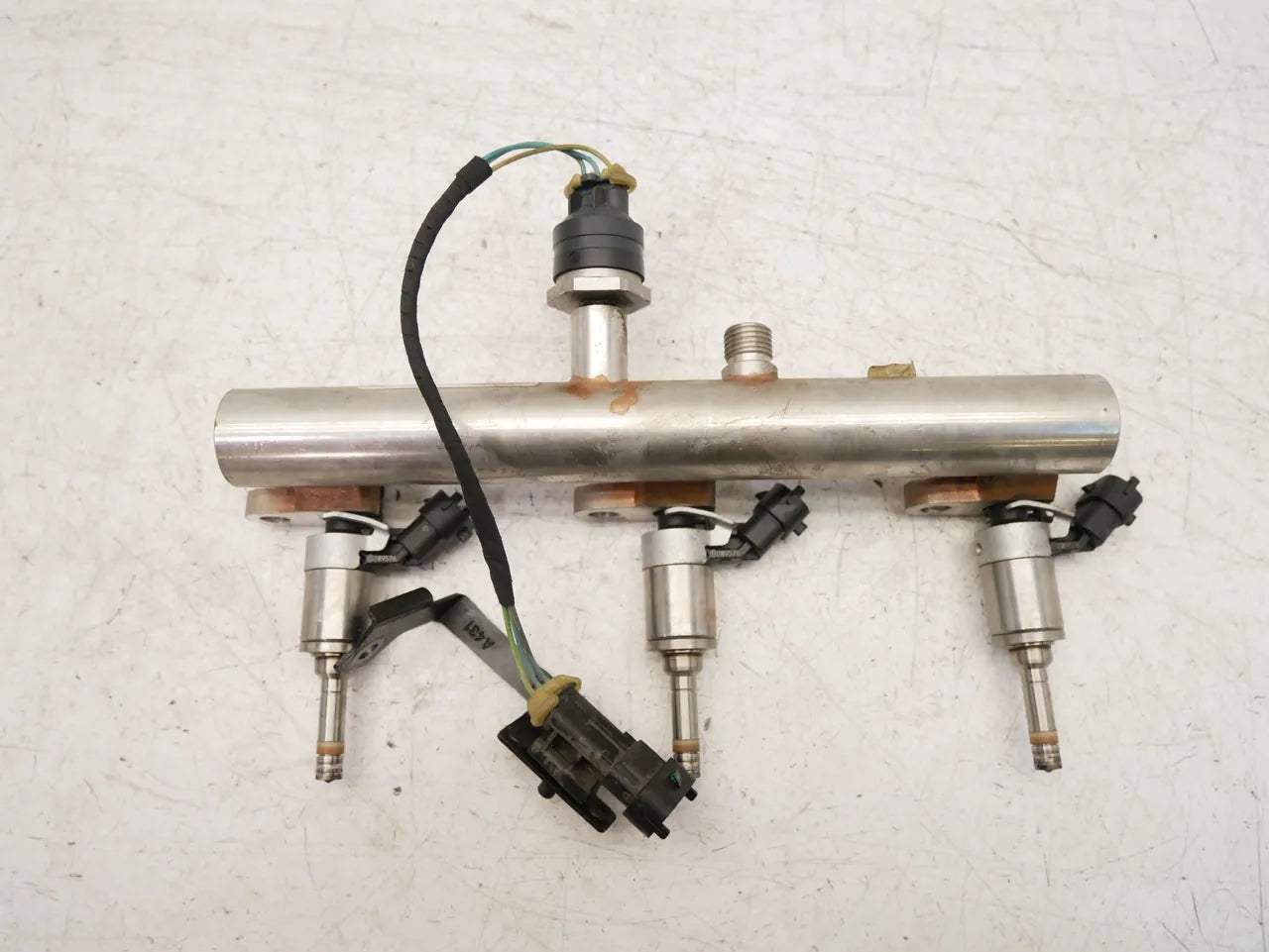 Rail de inyectores Alfa Romeo Guilia 2.9 670050436 670050673