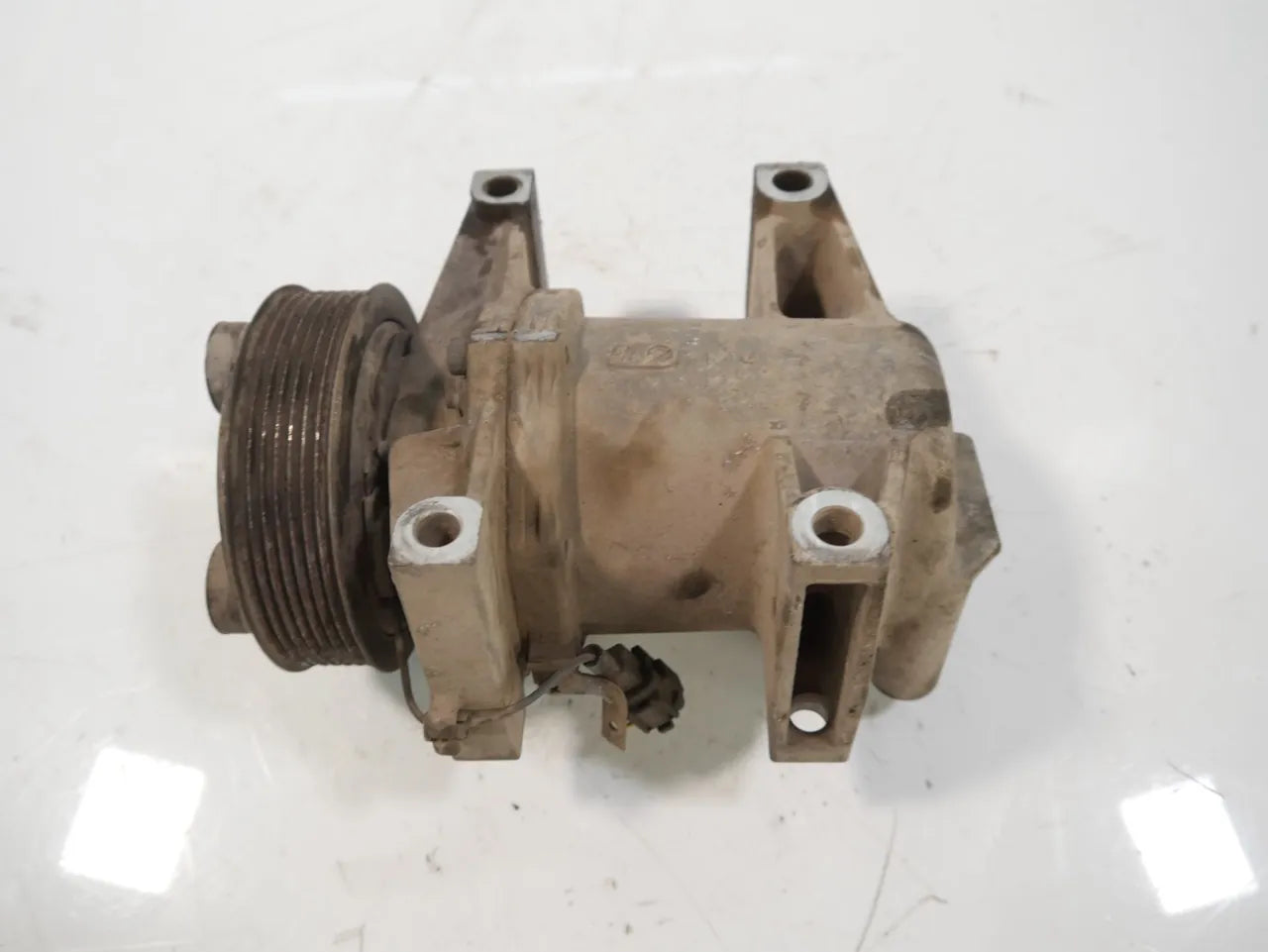 Compresor de aire acondicionado Nissan NP300 D40 2.5 dCi YD25DDTi YD25 92600-EB70A