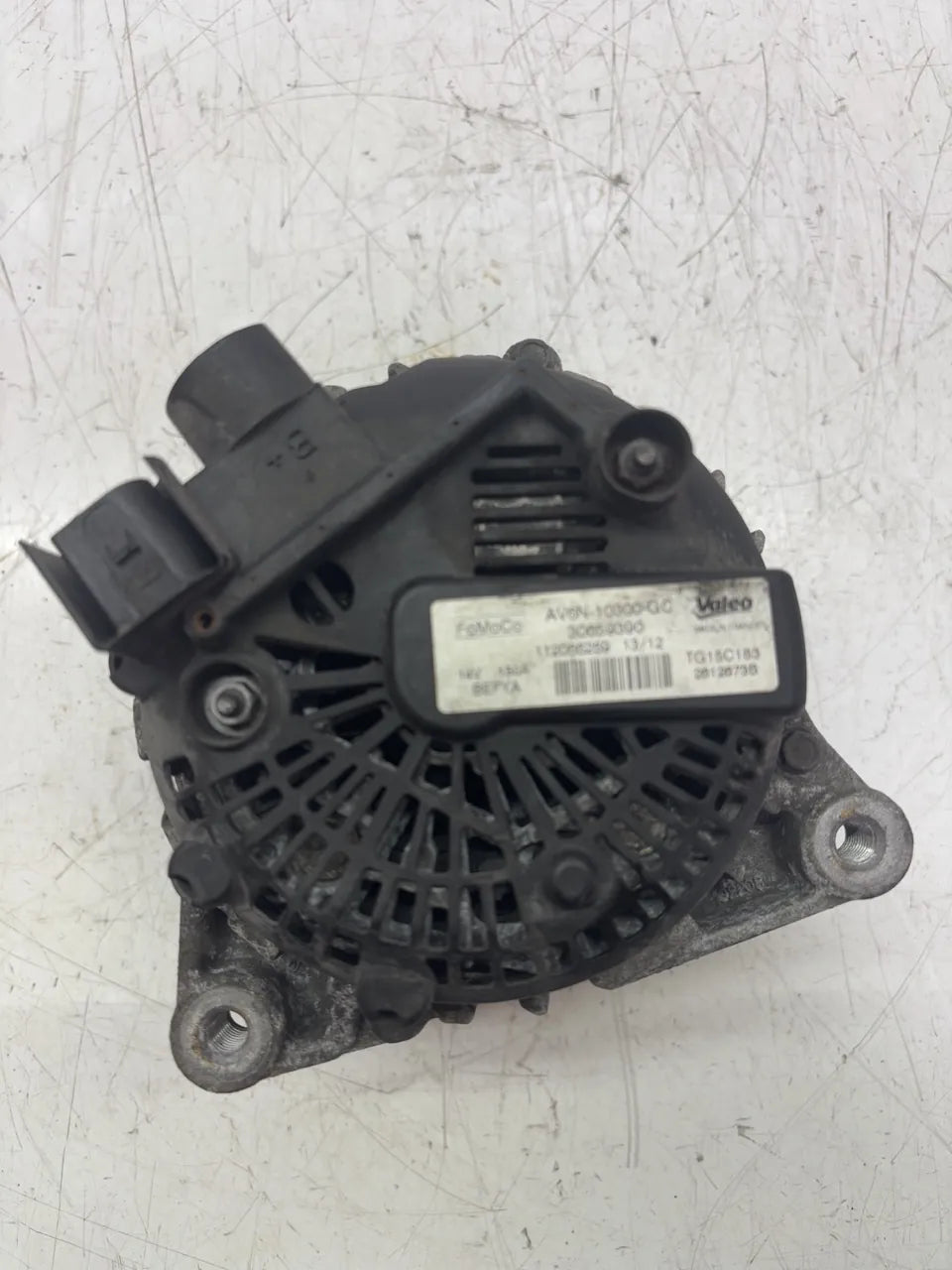 Alternador Ford Focus III 1.6 TDCi T1DB AV6N-10300-GE