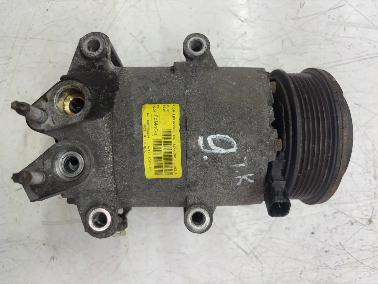 Compresor de aire acondicionado Ford Focus III 1.6 TDCi T1DB AV11-19D629-BB