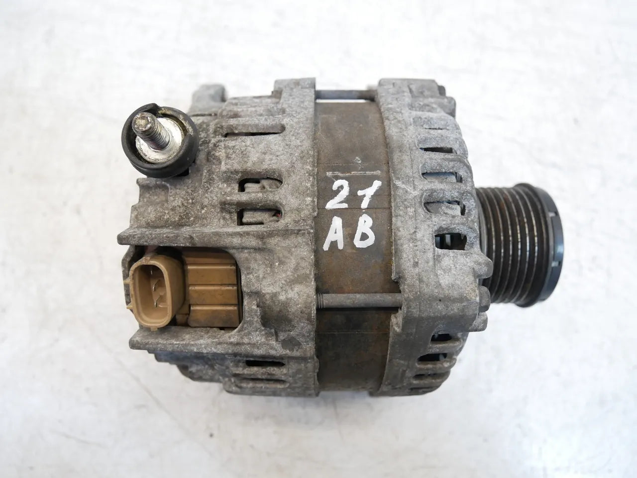Alternador Subaru Forester Impreza 2.0 D EE20Z EE20 23700AA731