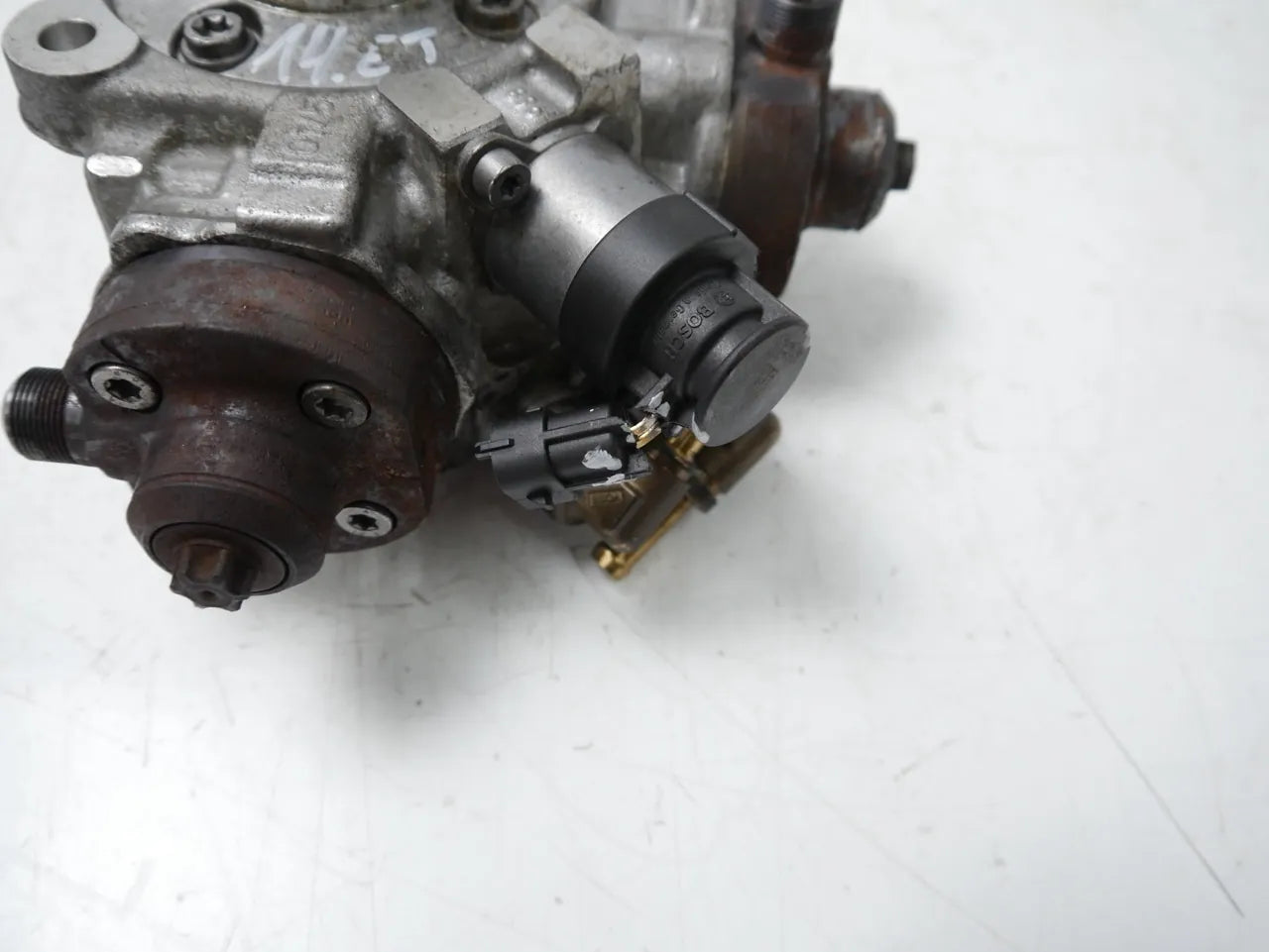 Bomba de alta presión Volvo XC60 2.4 D5 AWD D5244T20 D52 31372081 0445010681