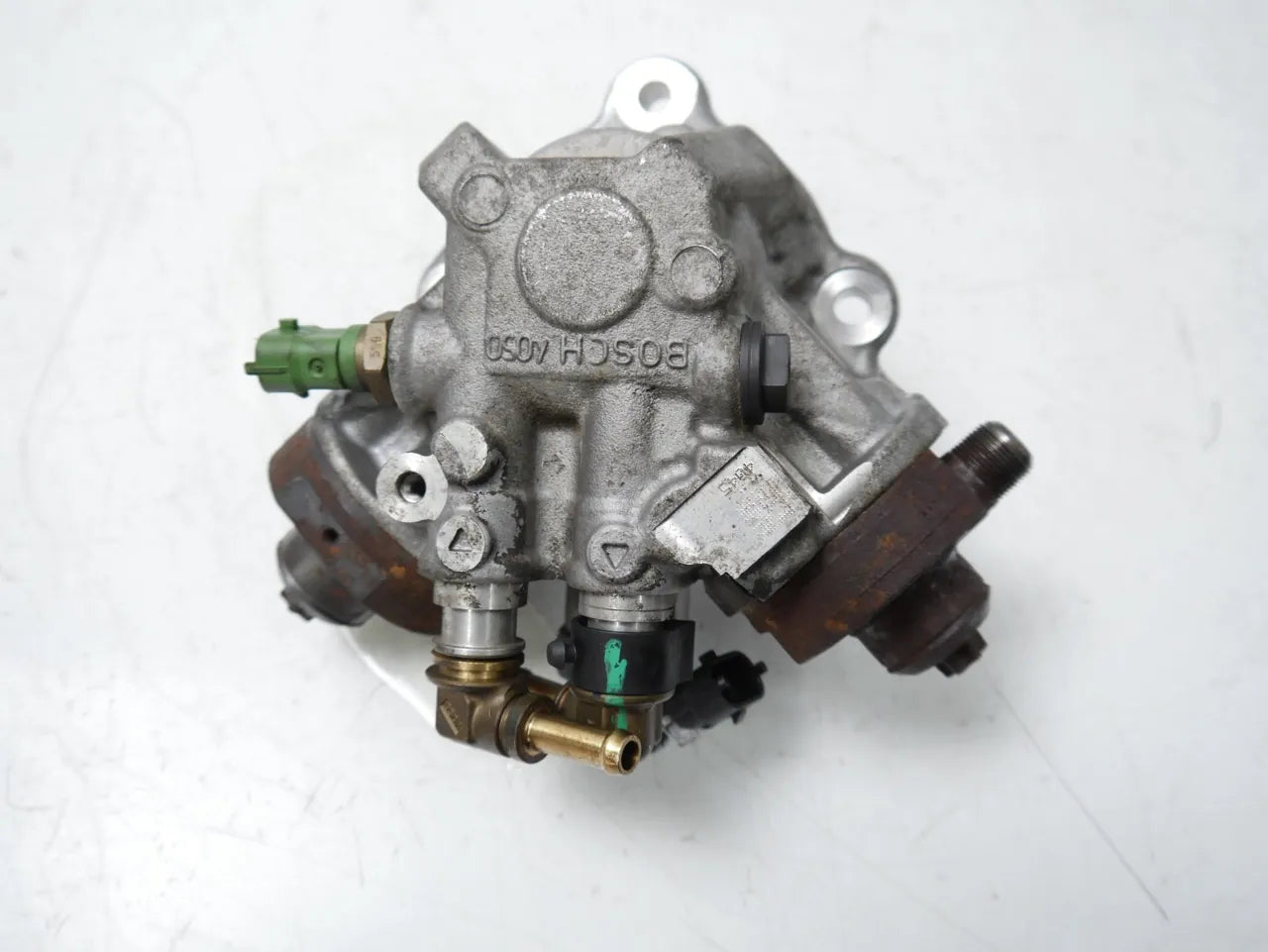 Bomba de alta presión Volvo XC60 2.4 D5 AWD D5244T20 D52 31372081 0445010681