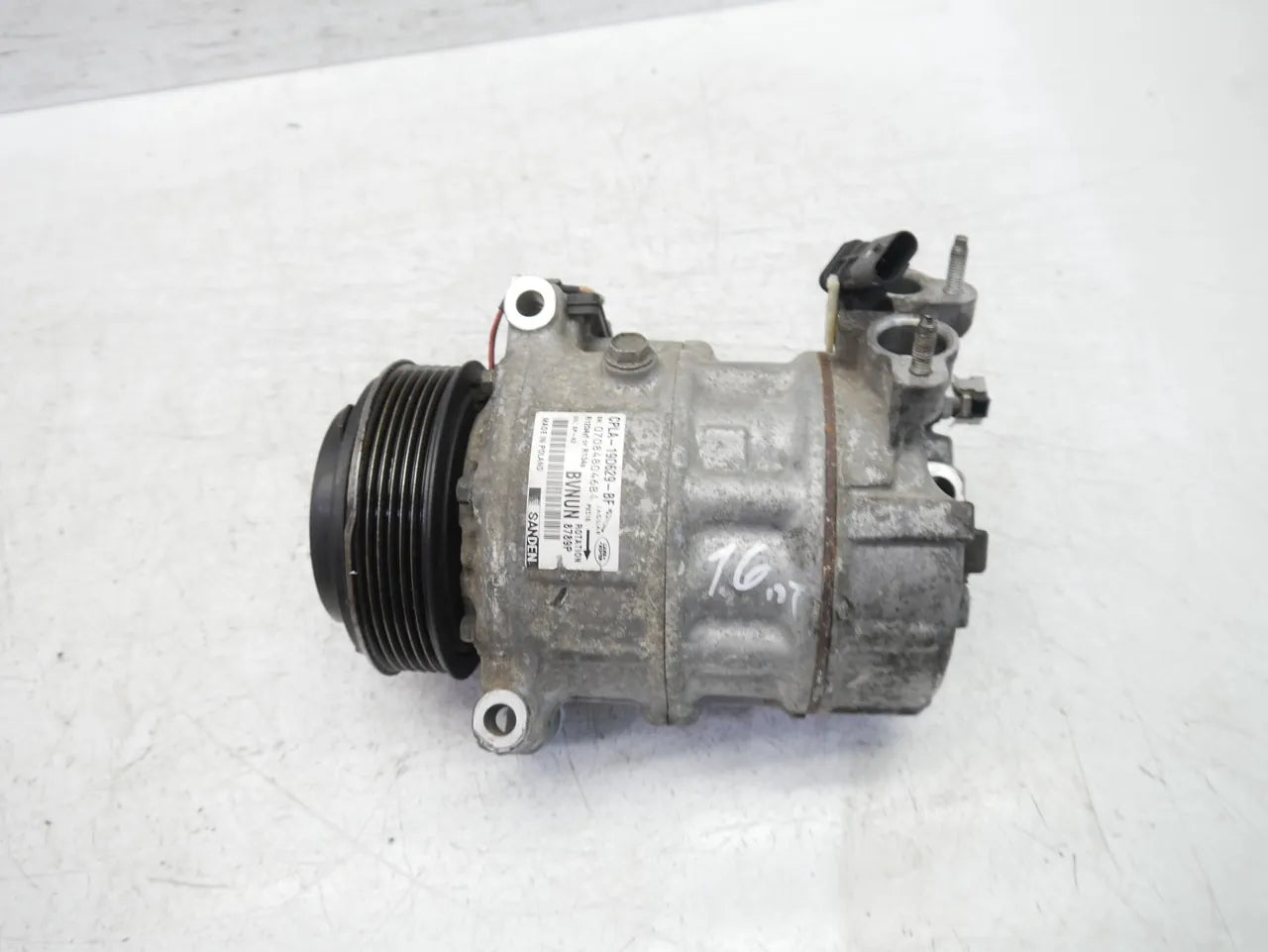 Compresor de aire acondicionado Land Rover Discovery 2.0 D 204DTD AJ20D4 CPLA-19D629-BF