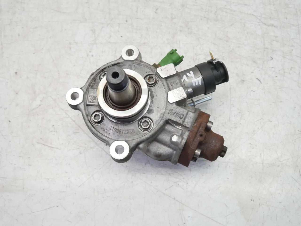 Bomba de alta presión Land Rover Discovery 2.0 D 204DTD G4D3-9B395-AA 0445010706