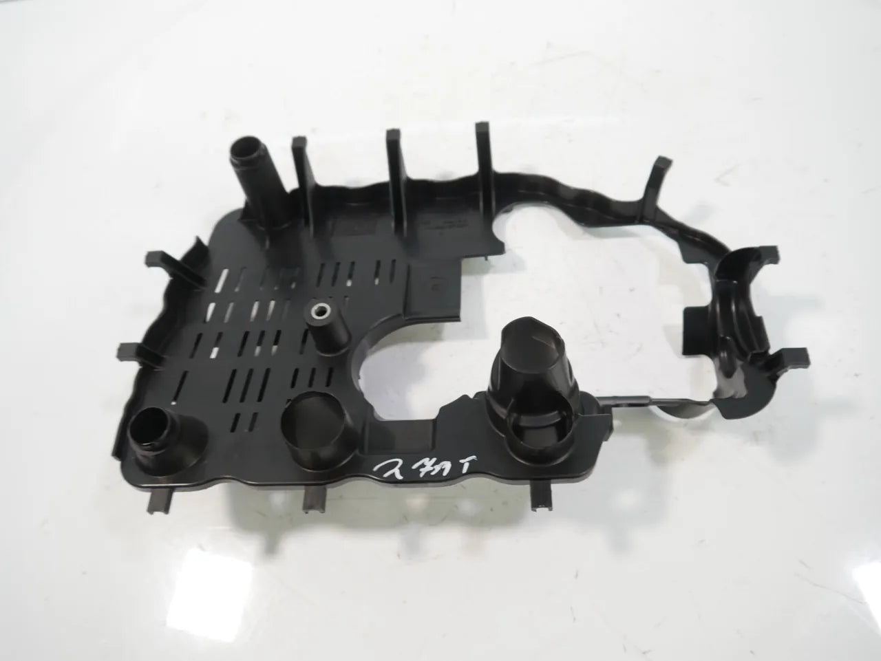 Placa deflectora Volkswagen Passat B7 2.0 TSI DTDA DTD 06K103138Q
