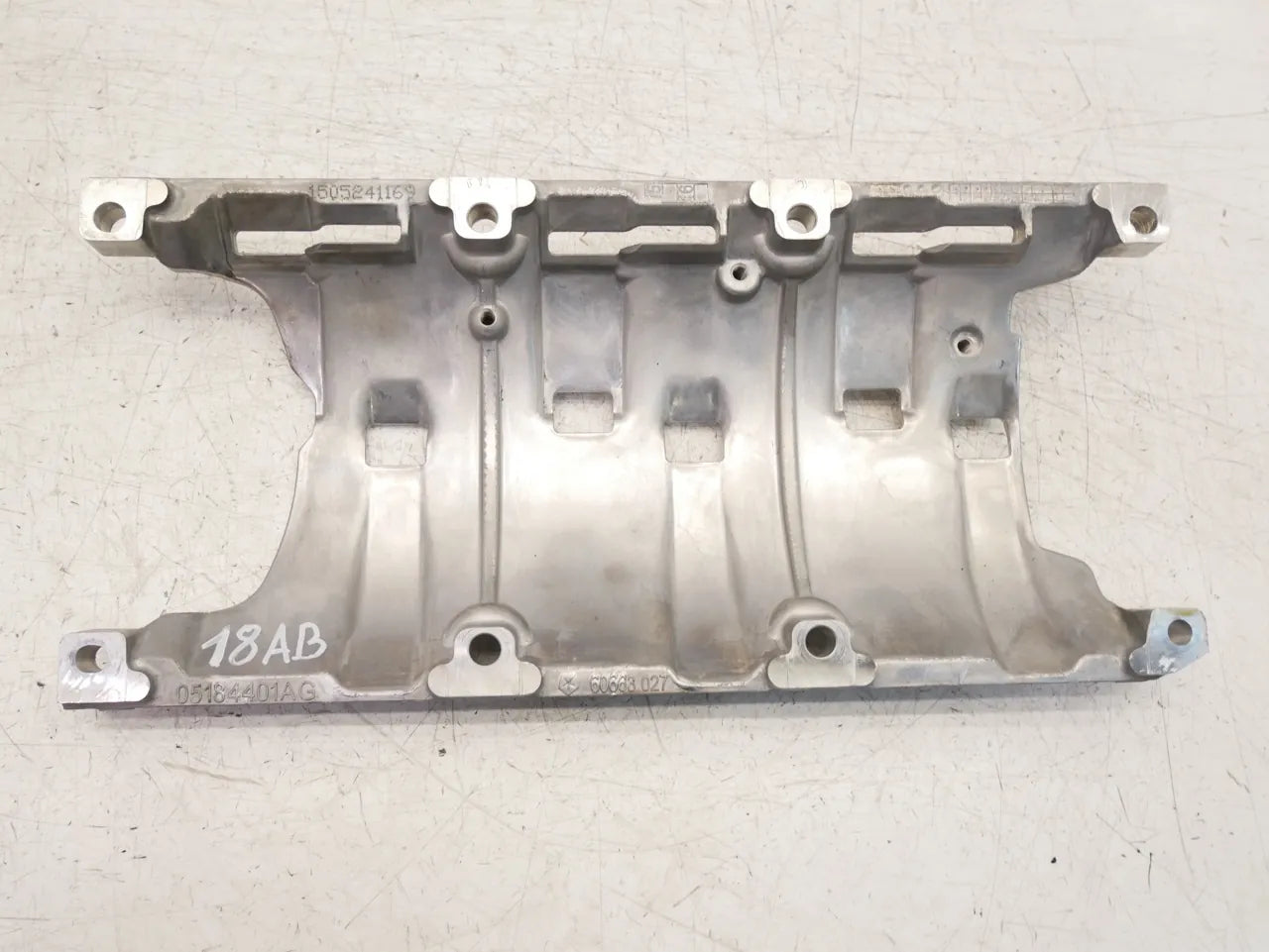 Placa deflectora Maserati Ghibli MK3 3.0 S M156B M156 05184401AG
