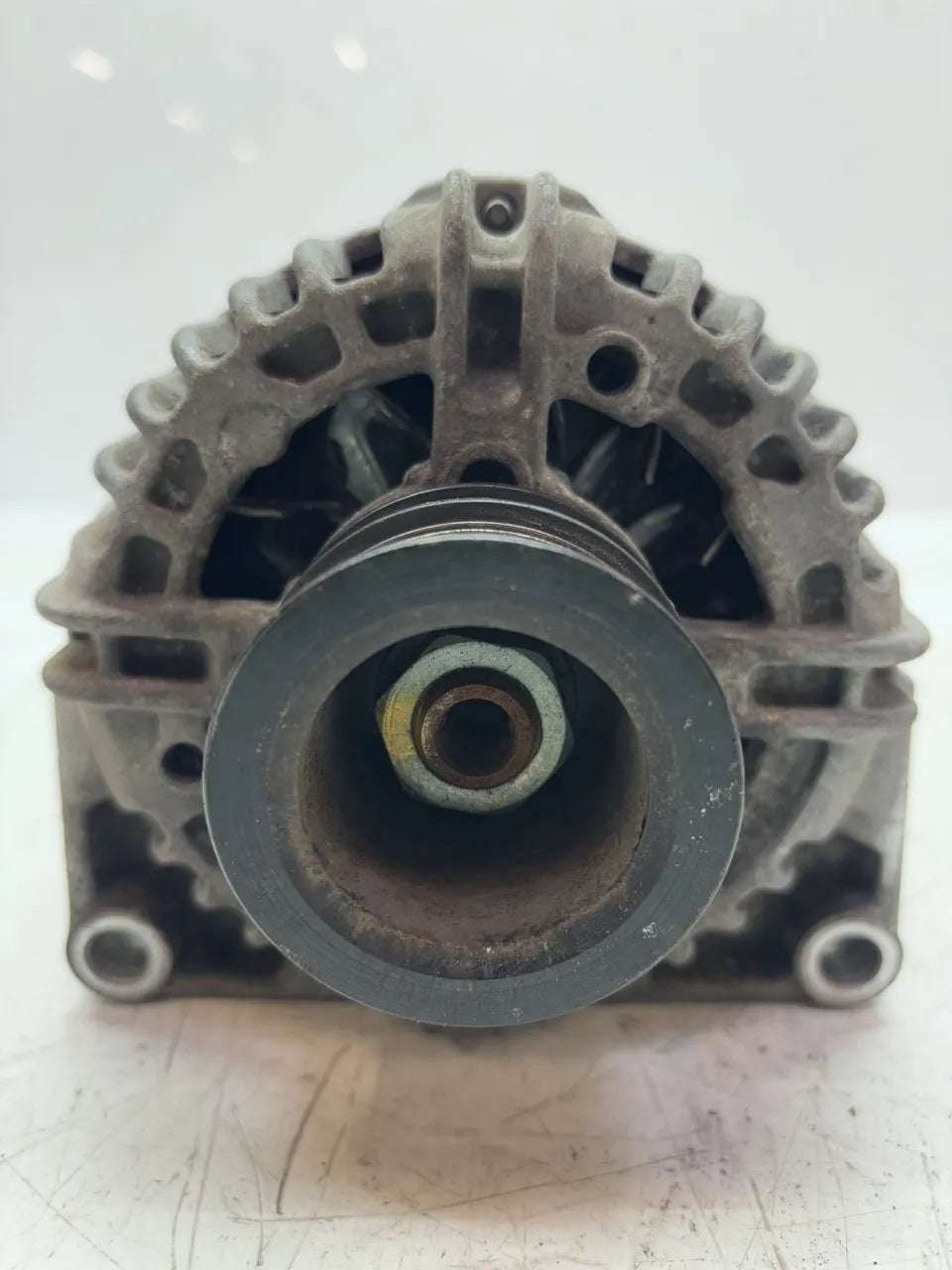 Alternador Opel Vectra C F68 F69 1.8 gasolina Z18XER 2H0 13229984