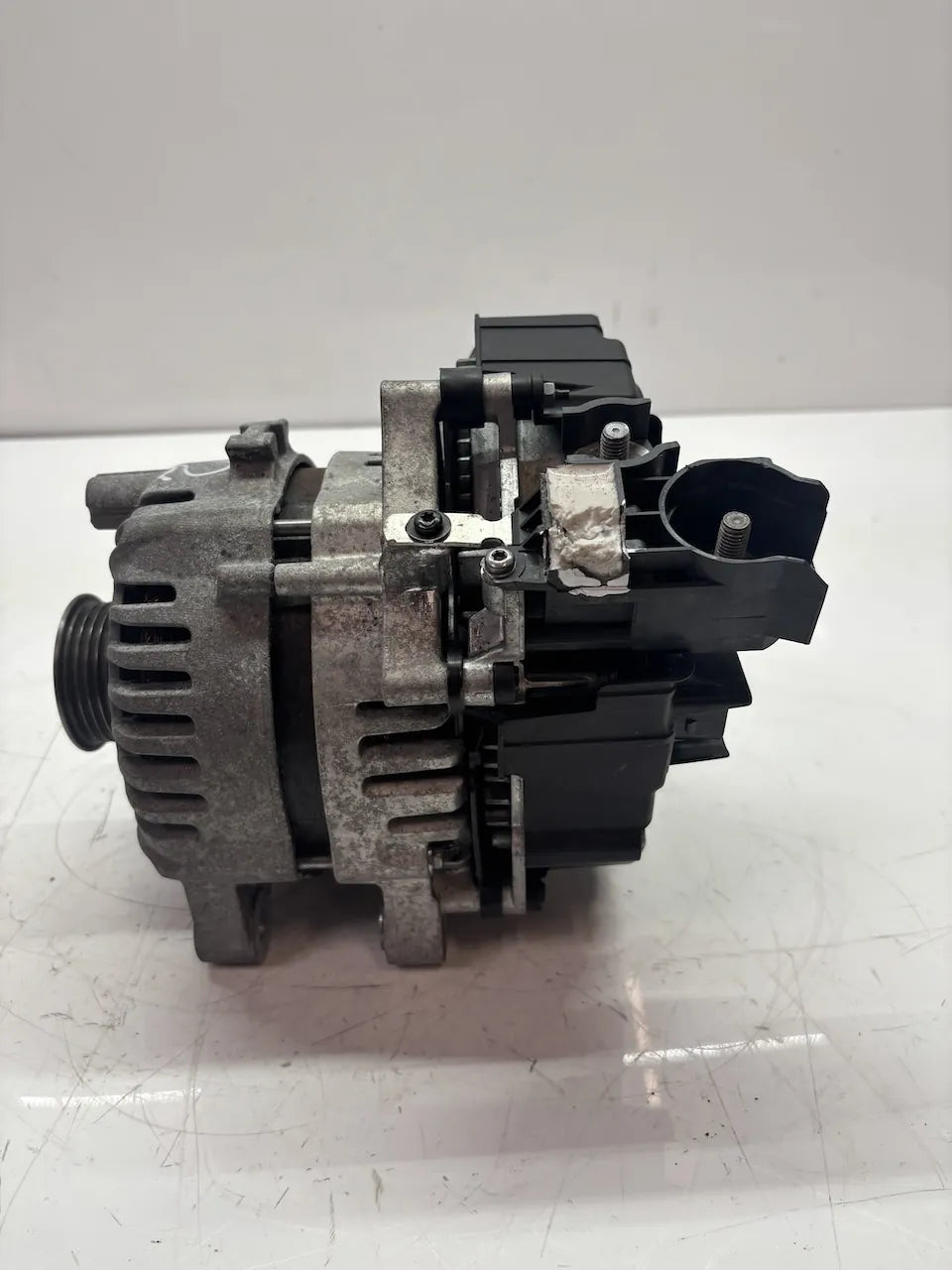 Alternador Jaguar XE X760 2.0 D200 204DTY AJ21D4 L8C2-11A240-BC