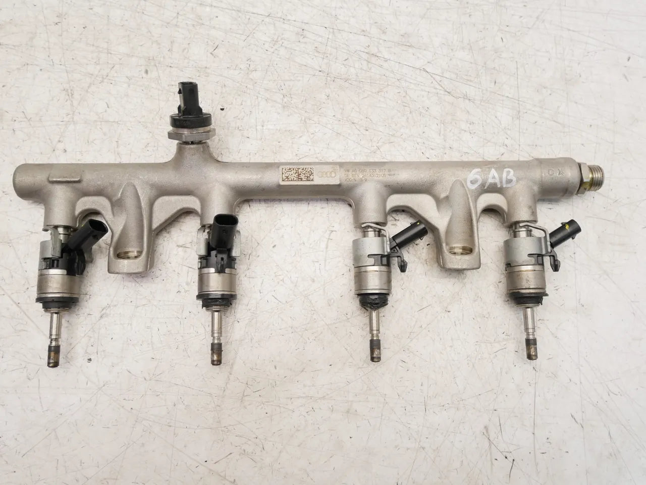 Rampa inyectora Audi Q5 2.0 TFSI 45 DPUA DPU 06Q133317B 06Q906036A