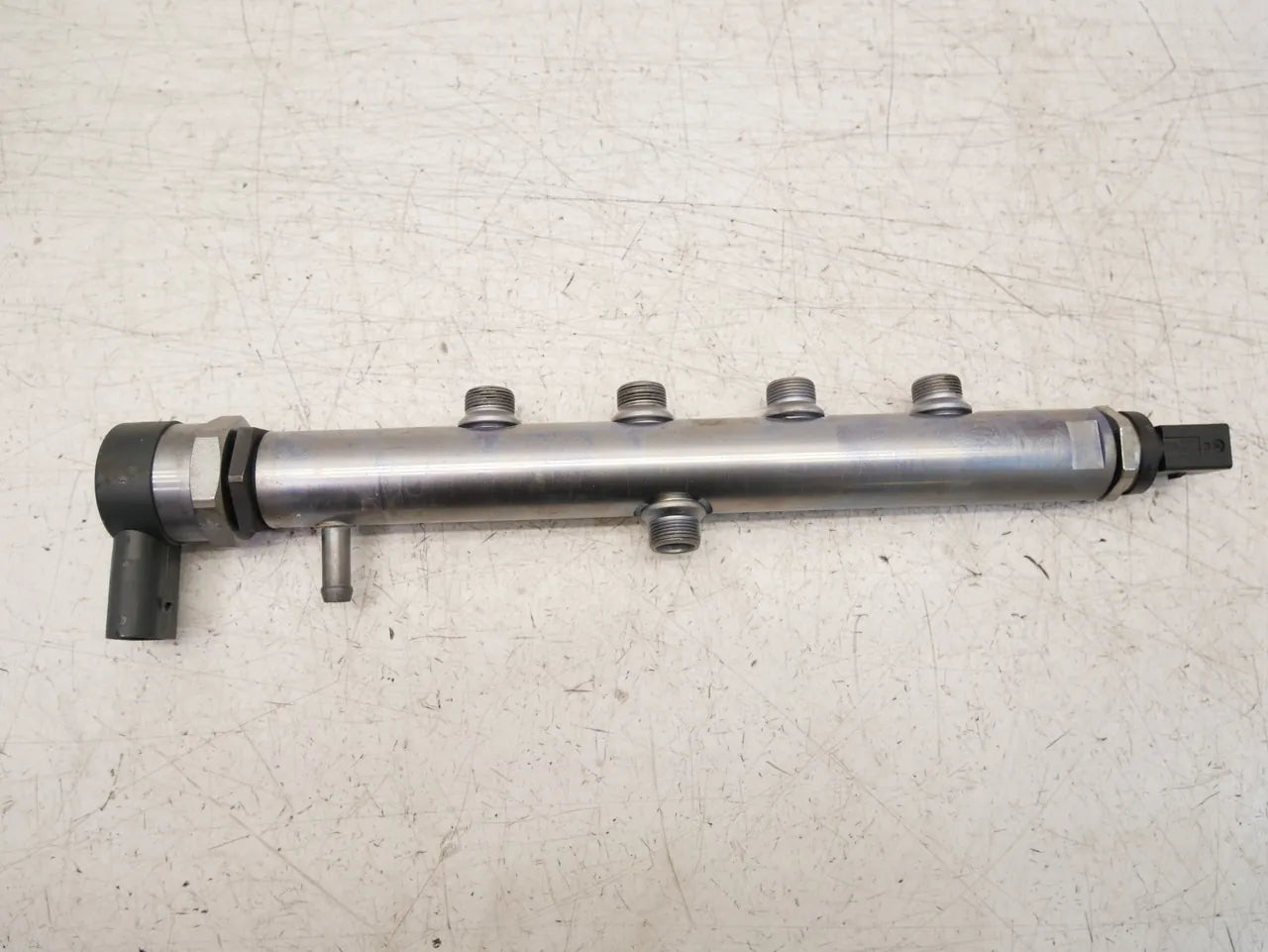 Tubo de raíl Mercedes-Benz Clase A W177 2.0 OM654.920 654.920 OM654 A6540700095