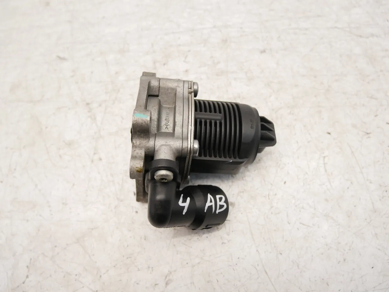 Válvula EGR Volkswagen Passat B7 Beetle2.0 TSI DDSA DDS 06K131097N