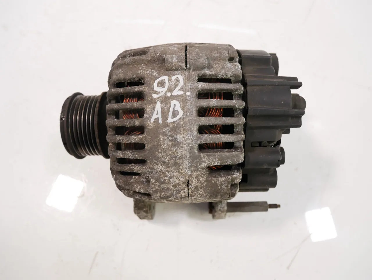 Alternador Volkswagen Caddy MK3 1,9 TDI BLS 06F903023E