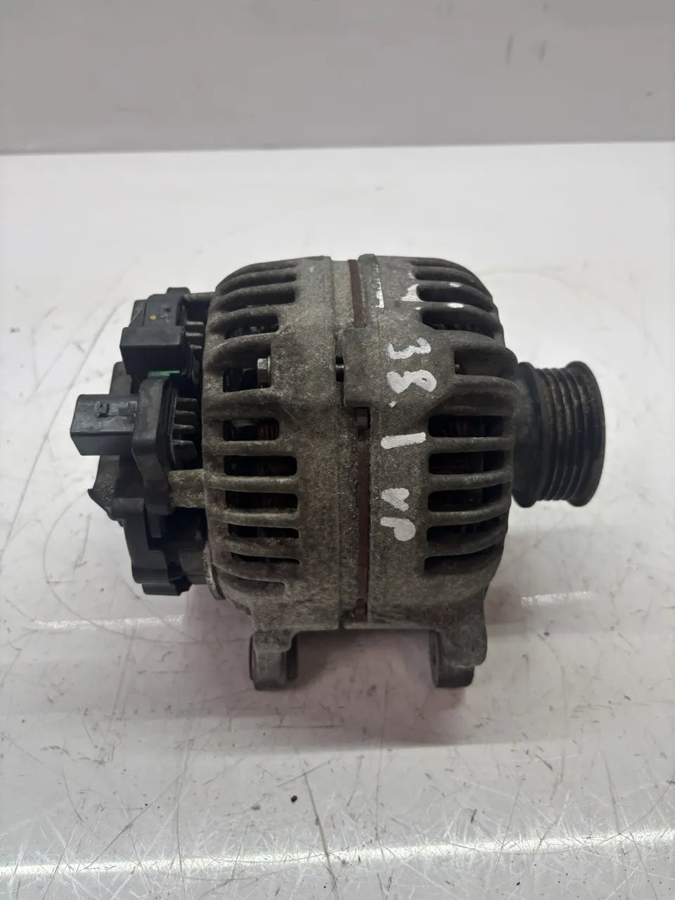 Alternador Volkswagen Beetle Golf Jetta Passat 2.5 CBUA CBU 07K903023C