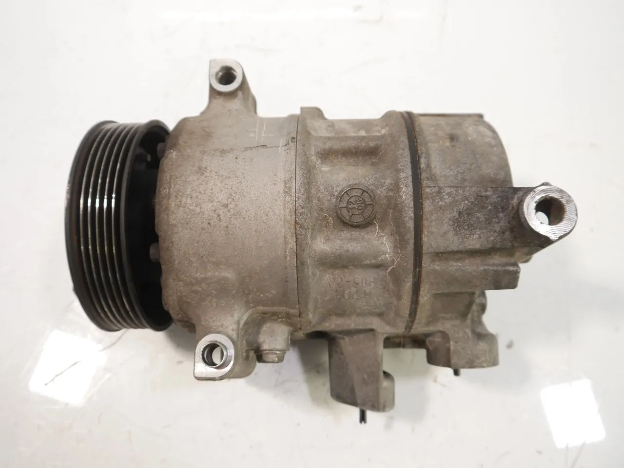 Compresor de aire acondicionado Volkswagen Audi Seat Passat A3 Ibiza 1.6 TDI CAYC CAY 5N0820803H