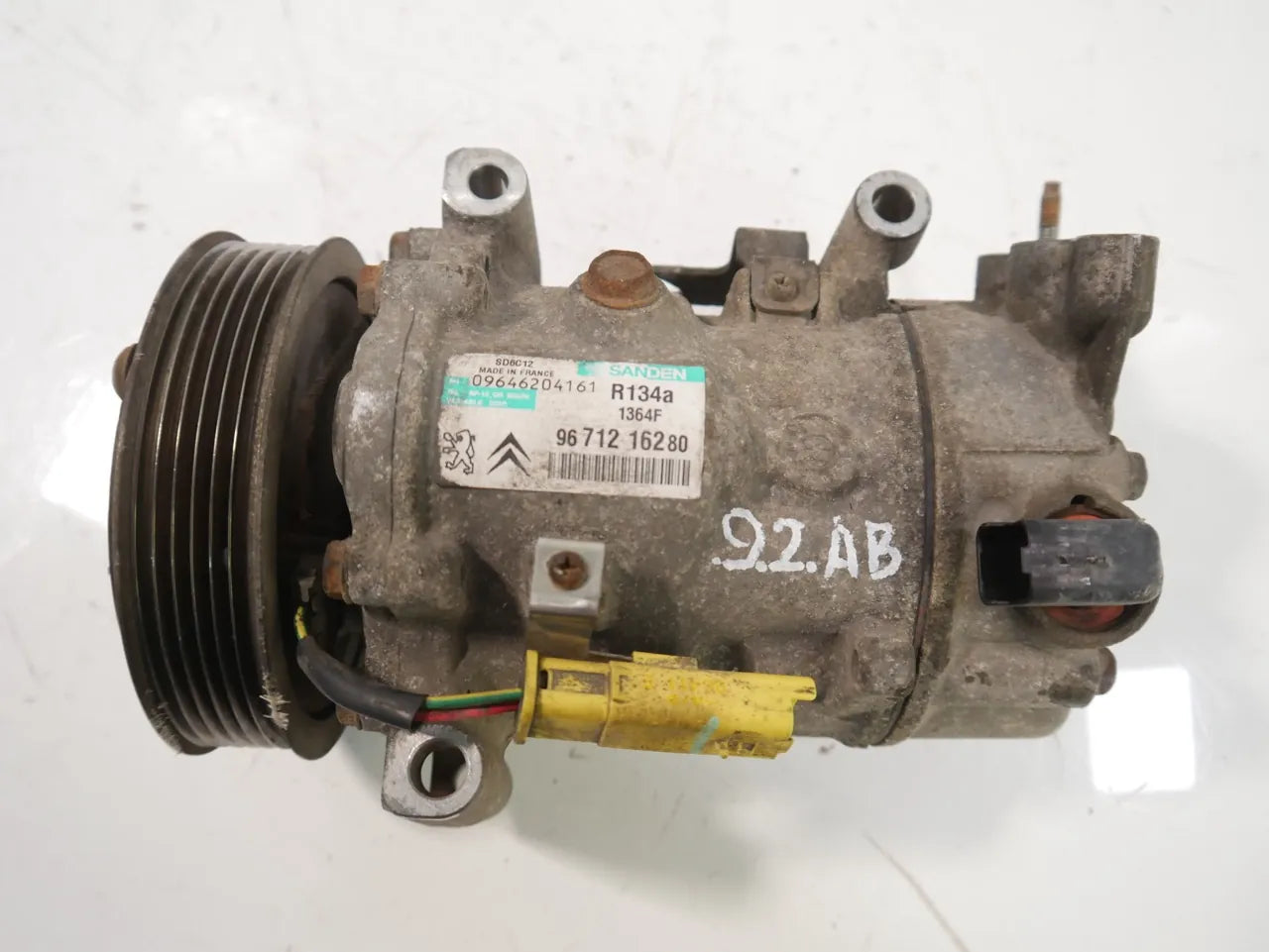 Compresor de aire acondicionado Citroen DS3 1.4 VTi 8FP 8F01 EP3C 9671216280
